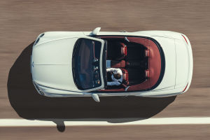 The dimensions of the Continental convertible correspond to those of the coupe