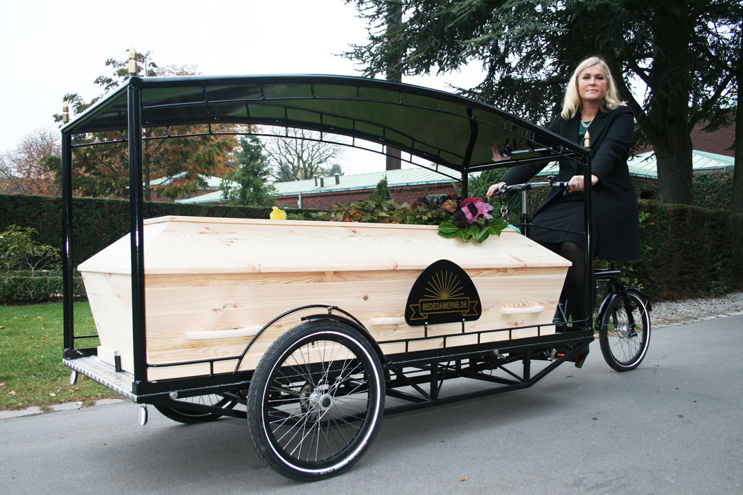 Ein Lastenrad für den Transport von Särgen Motorkultur