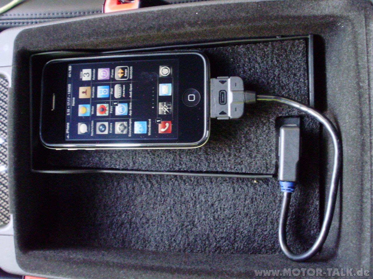 Iphone-halterung-1 : Audi music interface im A6 4F : Audi A6 4F ...