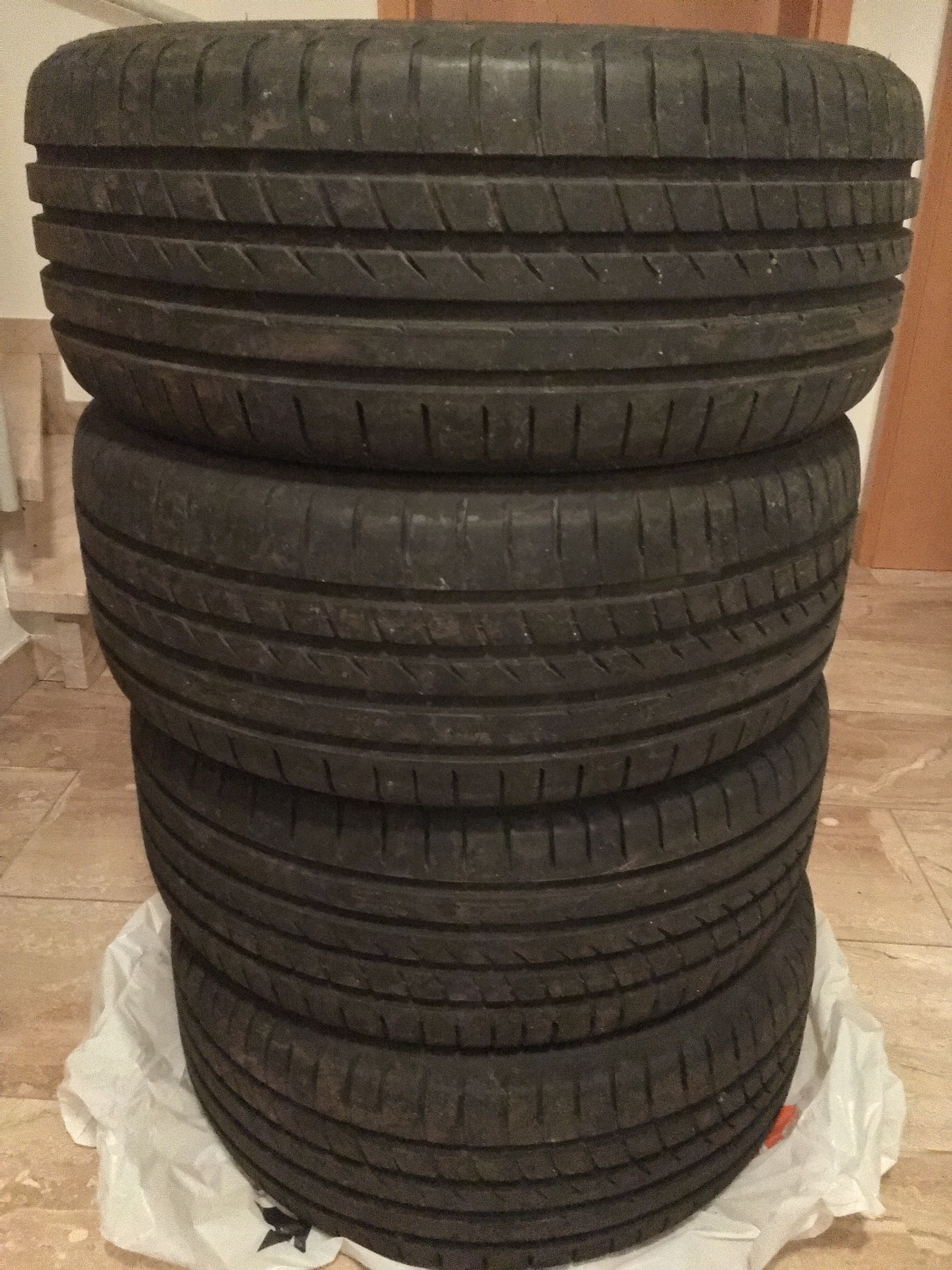 225/45 R18 91Y Sommerreifen : Biete Reifen & Felgen
