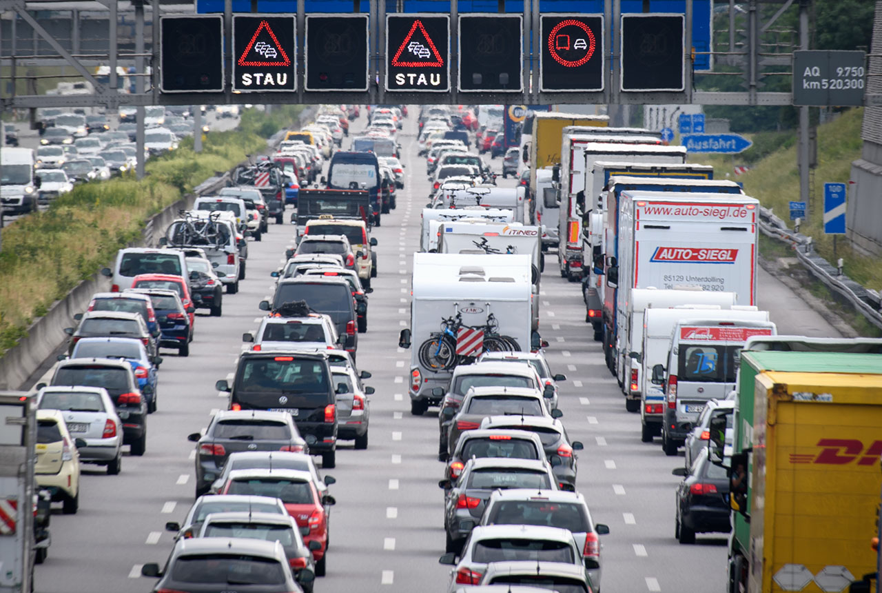 Stau-Wochenende Auf Deutschen Straßen Erwartet | Reisen