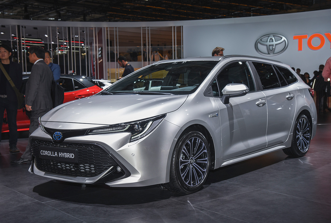 Toyota corolla touring. Toyota Corolla 2020 Hybrid Touring. Toyota Corolla Touring 2019. Тойота Королла туринг 2019. Тойота Королла туринг спорт 2019.