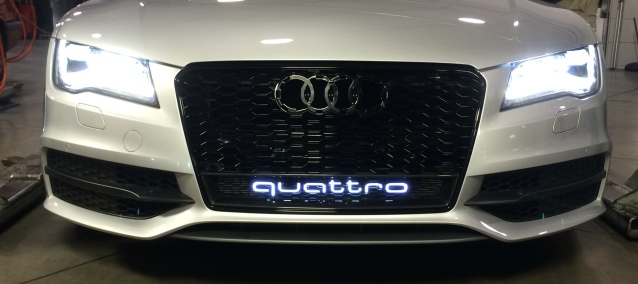 14d2ipe.jpg : Quattro Schriftzug beleuchtet : Audi A4 B6 ...