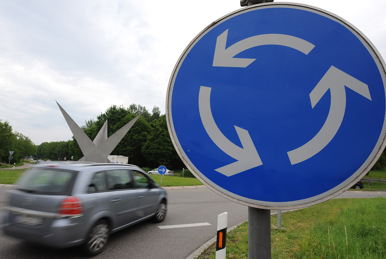 Recht: Unfall mit Fahrrad im Kreisverkehr