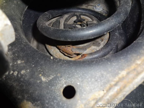 Federbruch hinten links : VW Golf 5