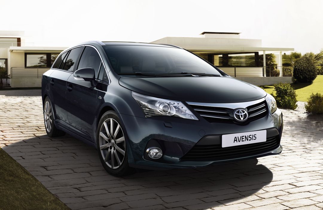 Фары toyota avensis