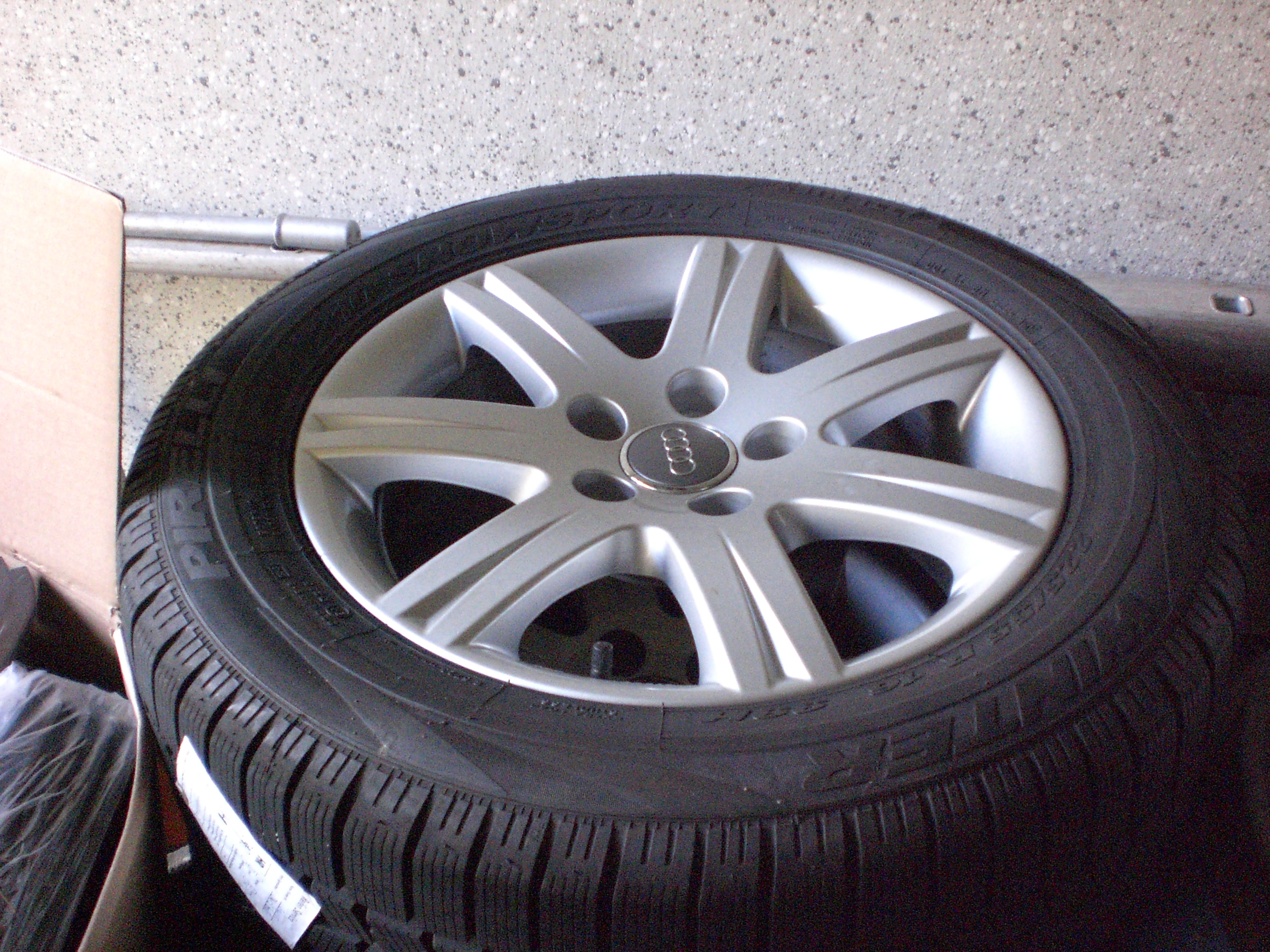 Audi A6 4F Winterreifen auf Alu Biete