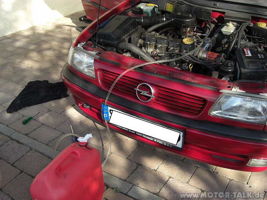 Astra1 Benzin absaugen Opel Astra F 203910659