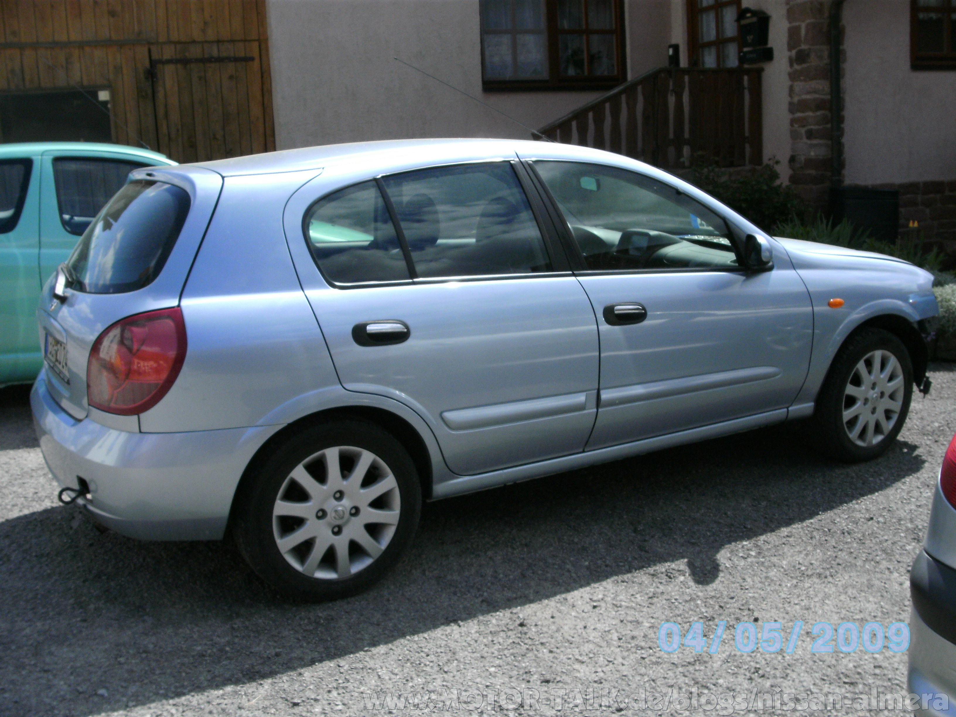 Nissan almera 2009