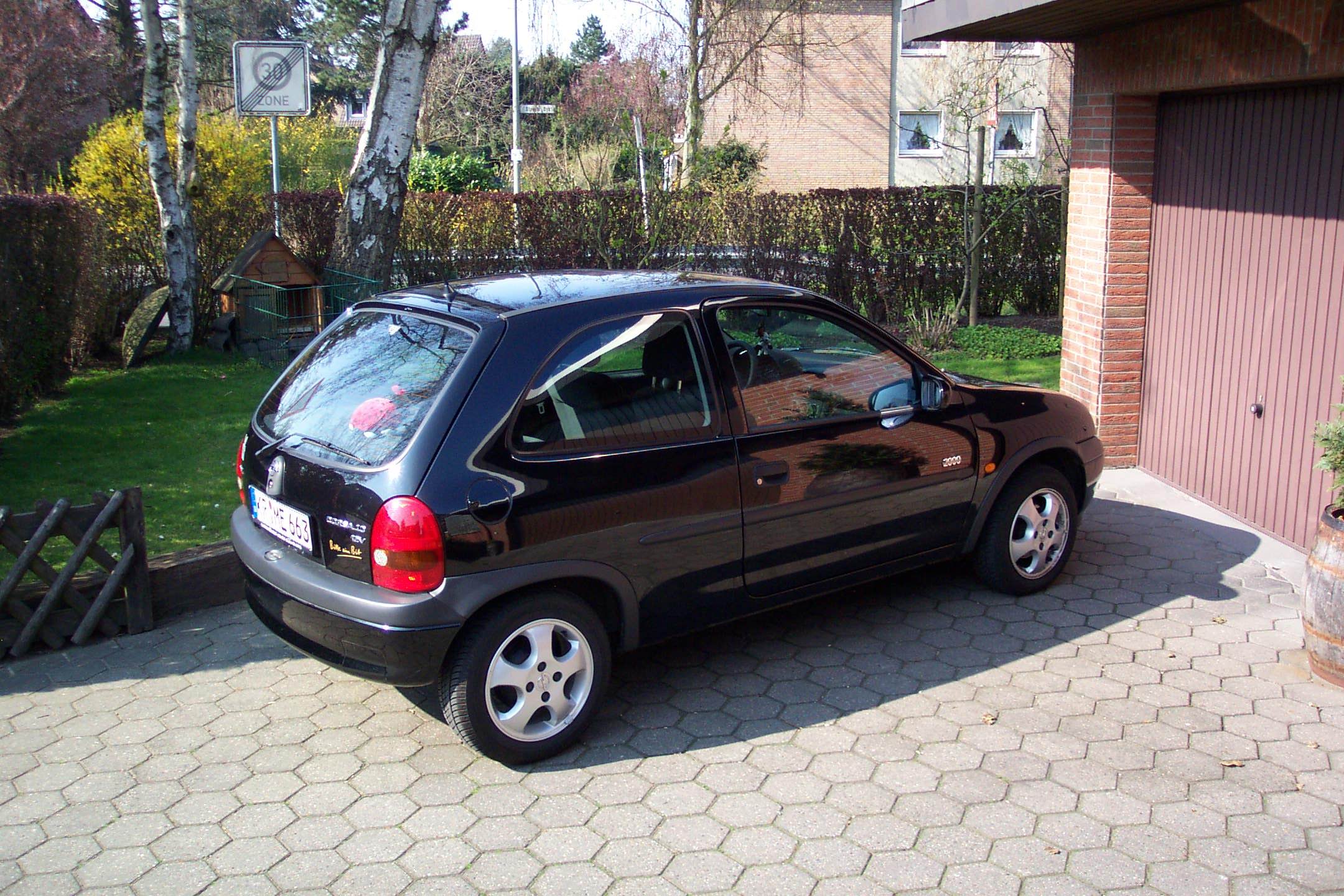 Opel Corsa B 12V Edition 2000 : Biete Opel