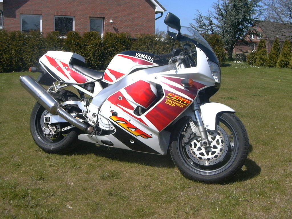 Yamaha yzf  750r zu verkaufen 28000 km Biete Motorrad