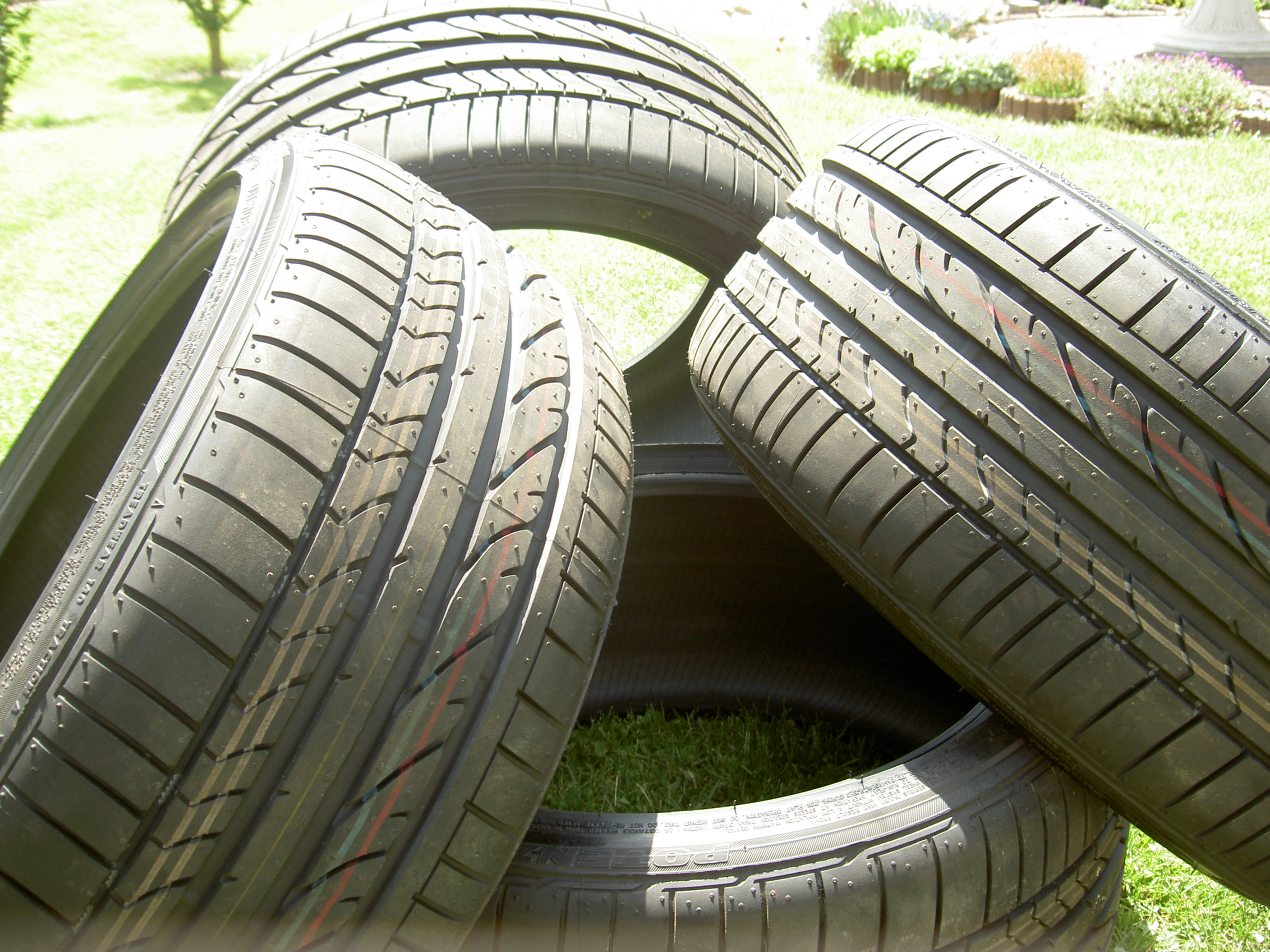 *neu* 2 x Bridgestone Potenza RE 050 225/40 R18 88 W RFT und 2 x ...