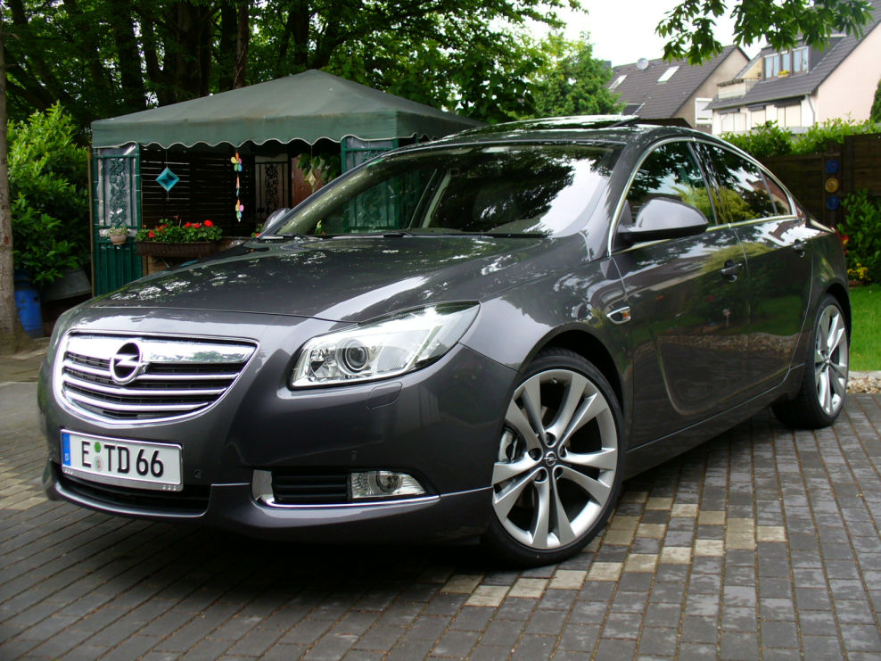 Opel insignia limousine