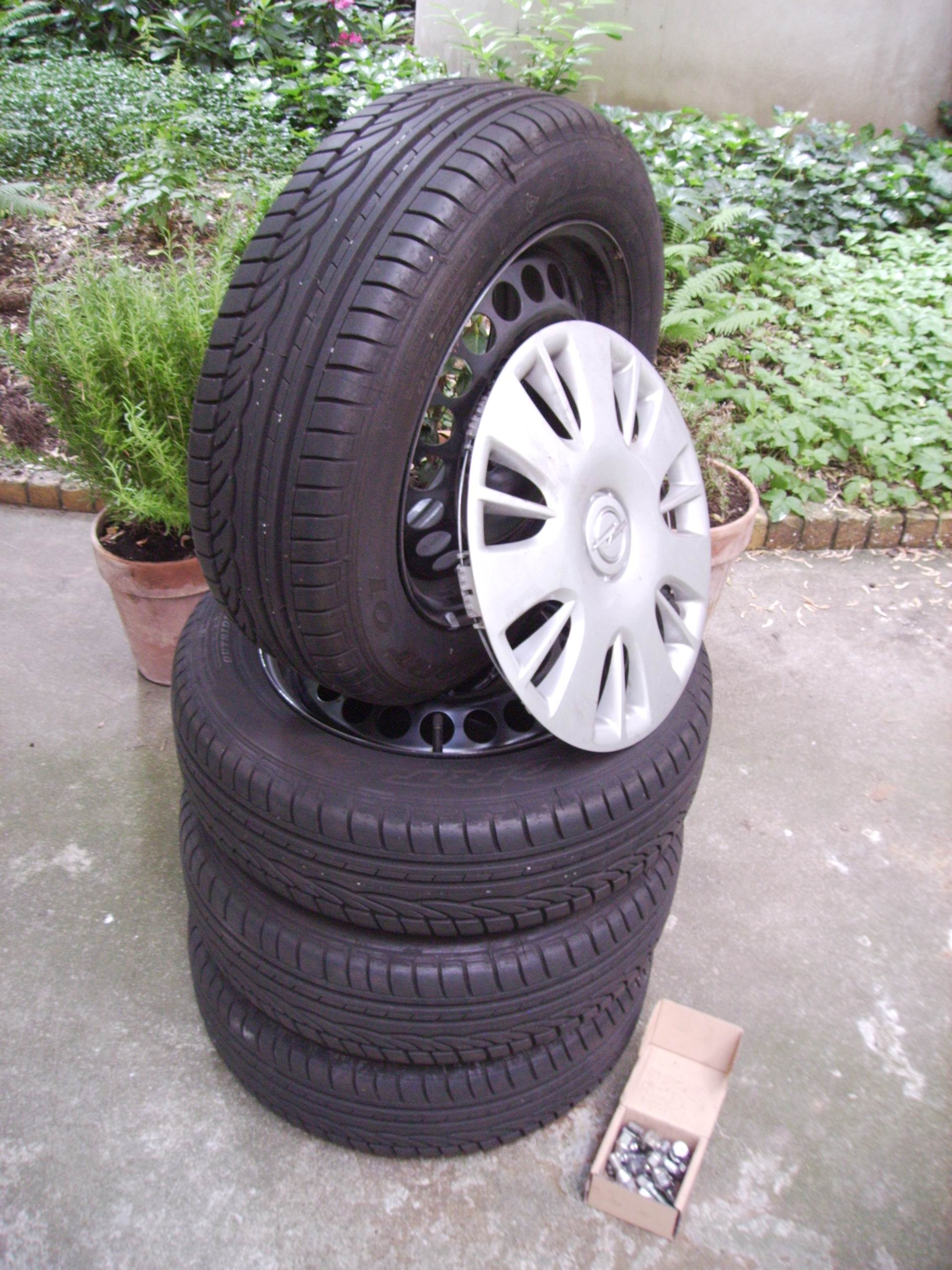 Dunlop SP Sport 01 185/65/R15 für Opel Corsa D : Biete Reifen & Felgen