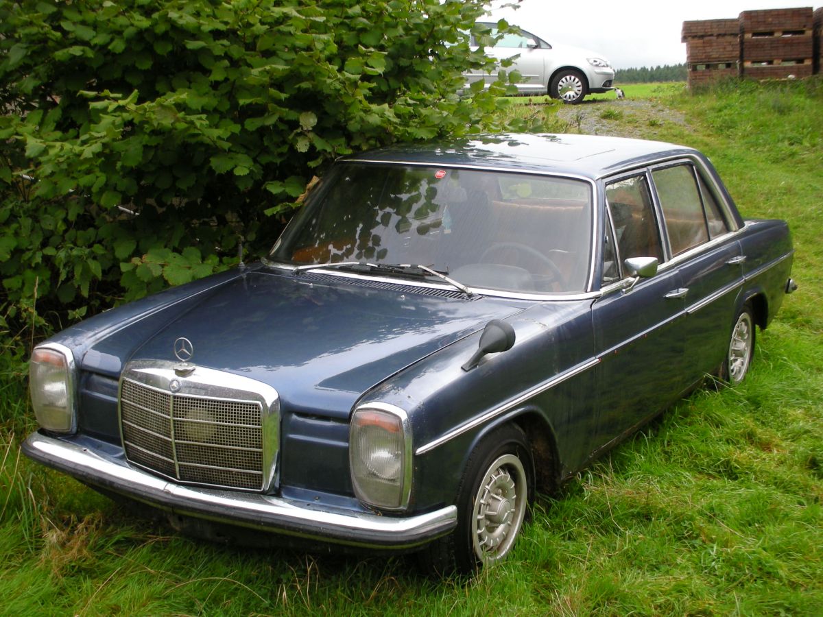 220 d. Mercedes 220d. 220d Мерседес 1974. 220 D мерс. Мерседес 220 д.