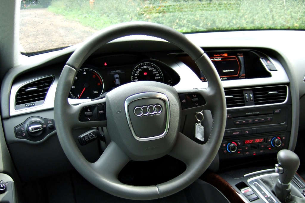 {Armaturenbrett
13} Armaturenbrett Tag : Noch ein schöner Kombi - Probefahrt im Audi ... | {Armaturenbrett
13}